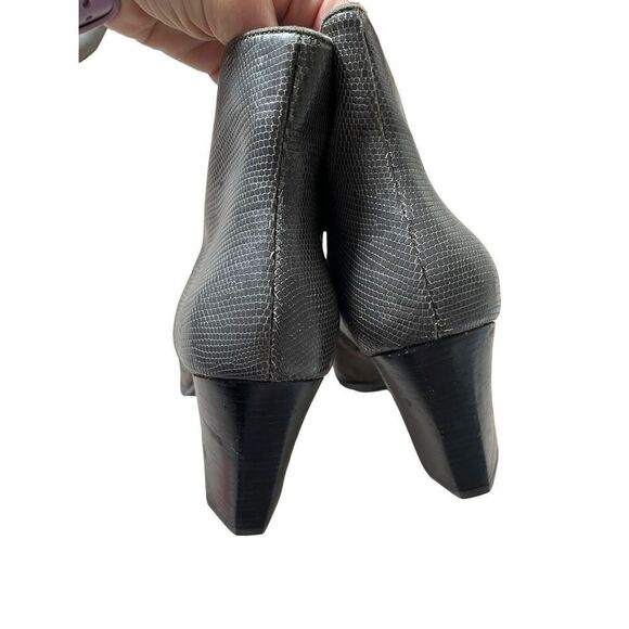 Eileen Fisher 9 Gray Suede Ankle Boot Wood Heel Patent Ankle - Picture 8 of 12
